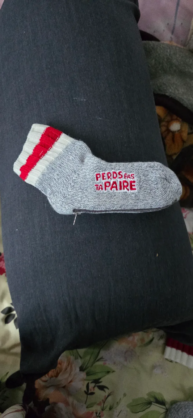 3 New Perds Pas Ta Paire Pair'em Up Card Game image indicator(3)