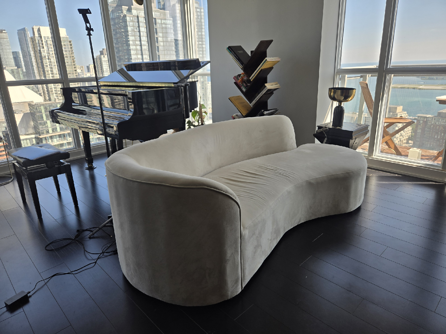Curved White Sofa - photo 3