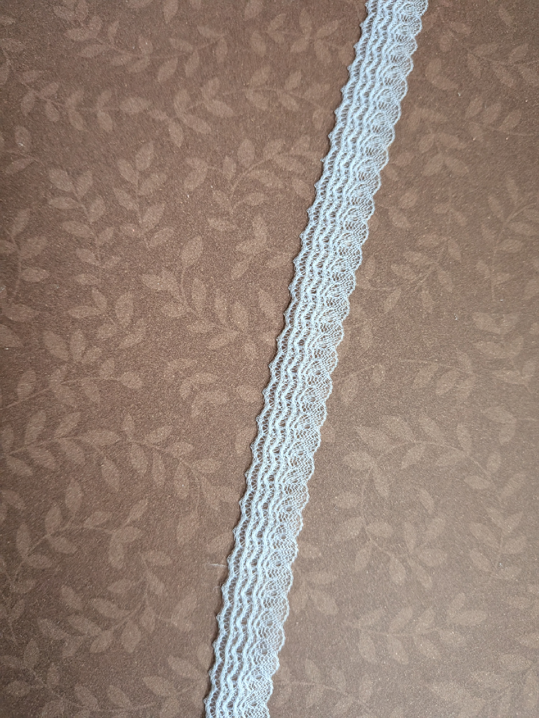 TEN YARDS vtg delicate, sheer, narrow white Lace Trim - photo 4