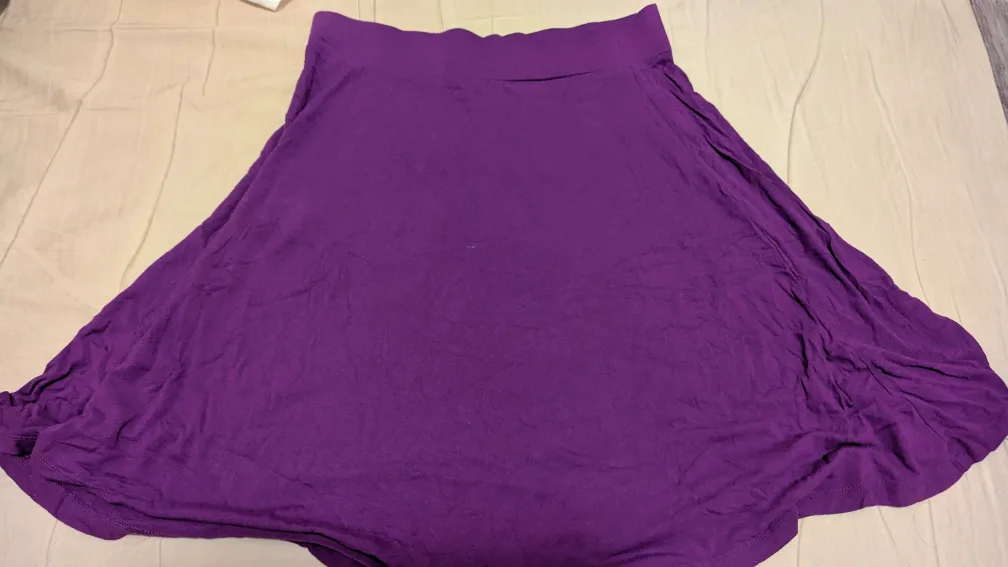 Skirt Set of 6 for $18 image indicator(5)