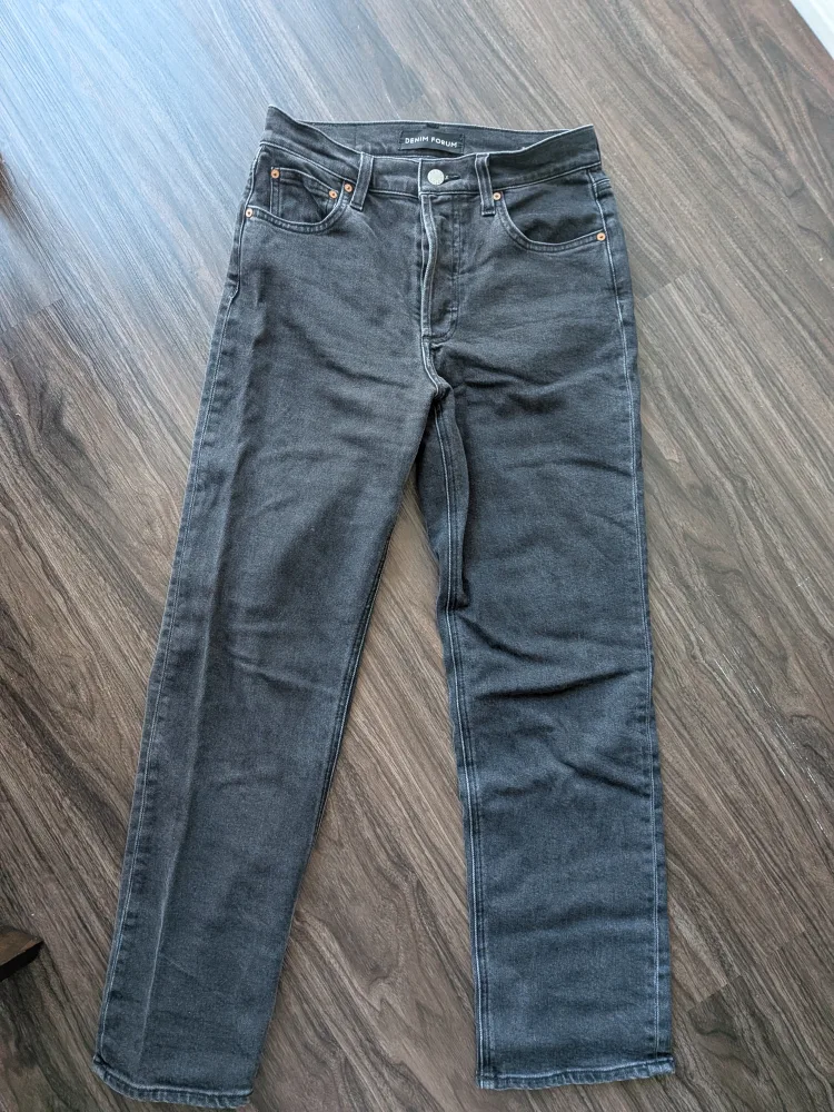 Aritzia Denim Forum Straight Leg Jeans image indicator(2)