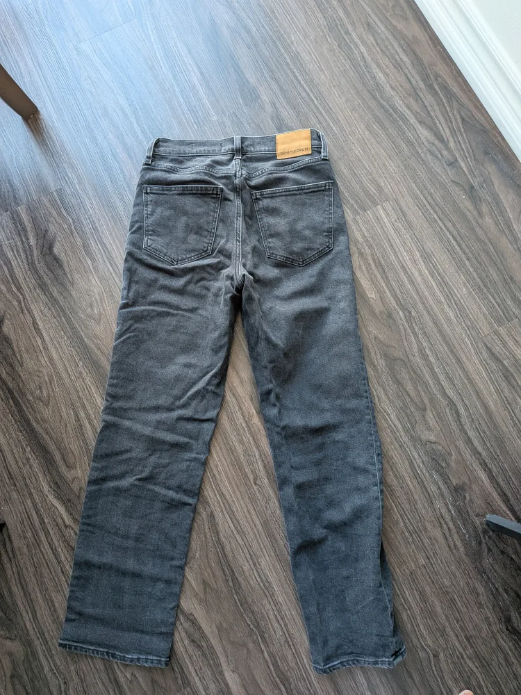 Aritzia Denim Forum Straight Leg Jeans image indicator(3)