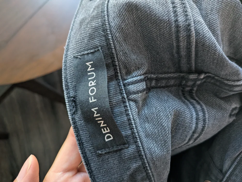Aritzia Denim Forum Straight Leg Jeans image indicator(5)