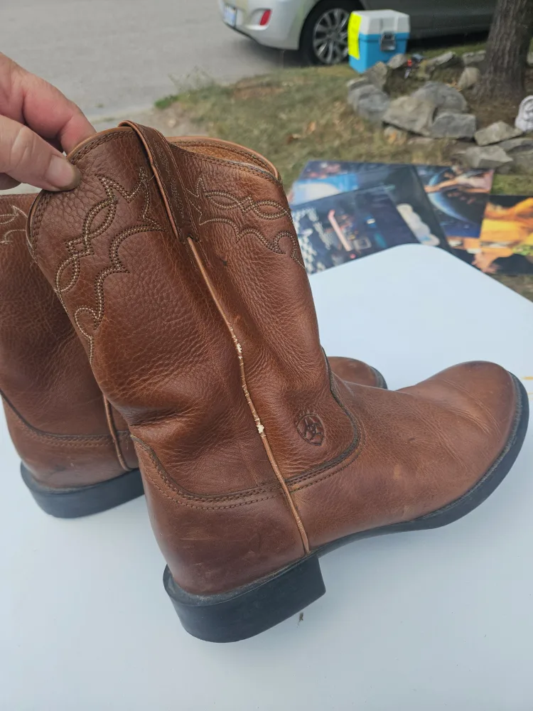 Ariat Brown Leather Cowboy Boots - Size 9M image indicator(2)