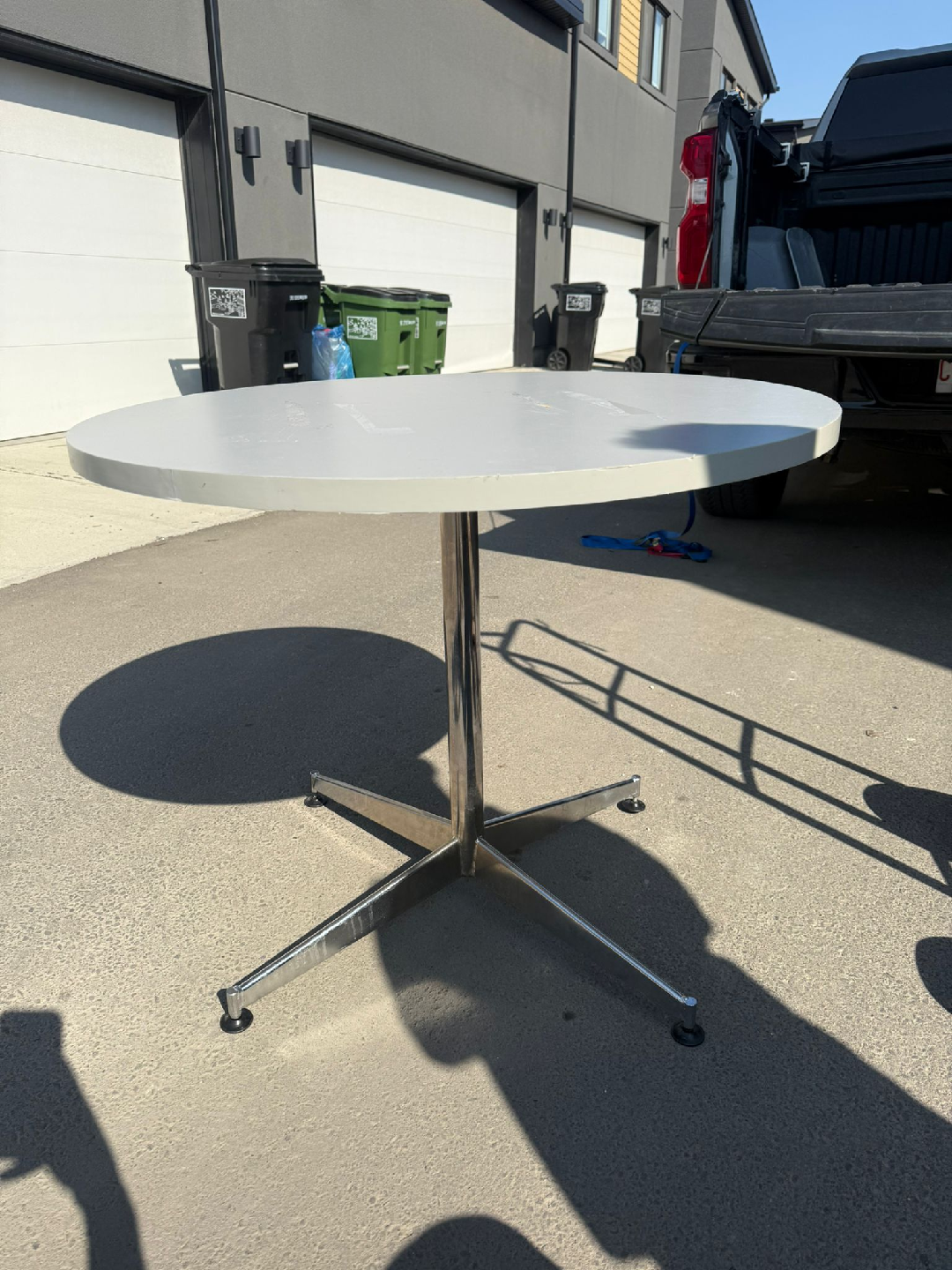 Round White Table with Chrome Base - photo 2