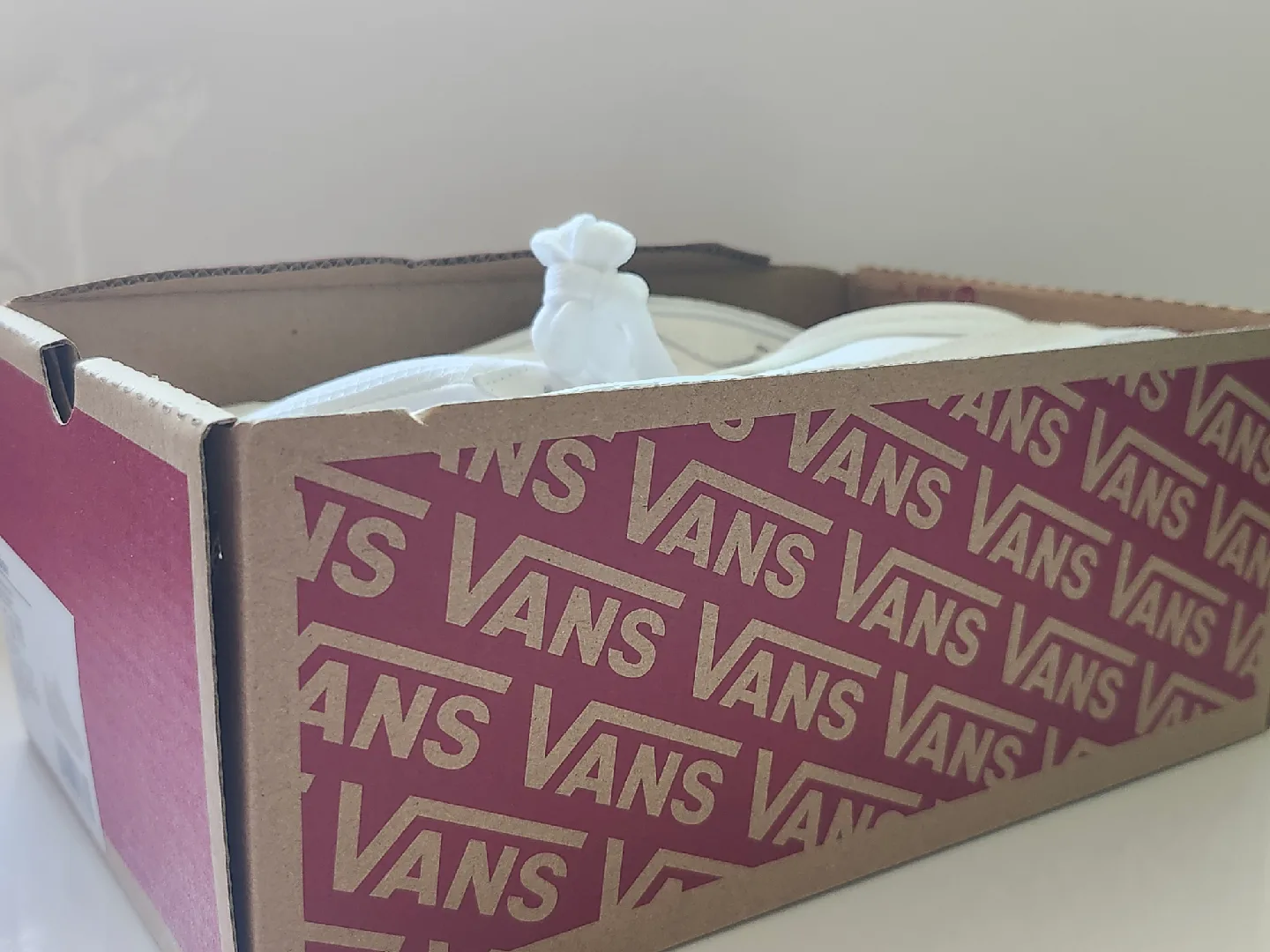 Vans Women's White Shoes - Size 7 image indicator(6)