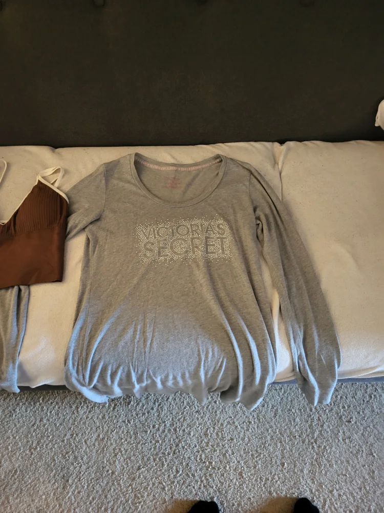 Victoria's Secret Grey Long Sleeve Top thumbnail