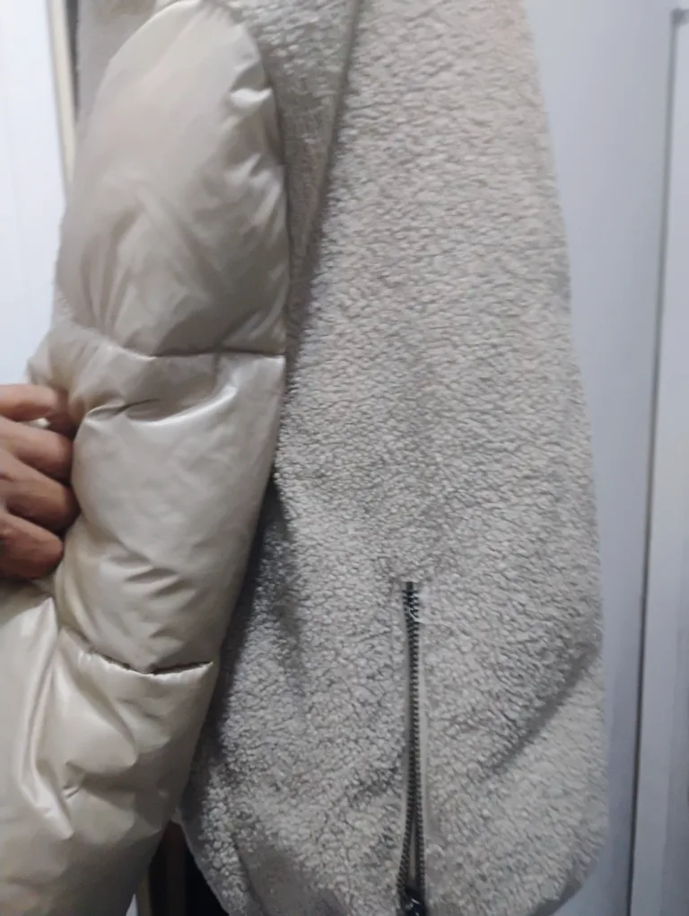 Calvin Klein Beige Puffer Jacket LG. image indicator(2)