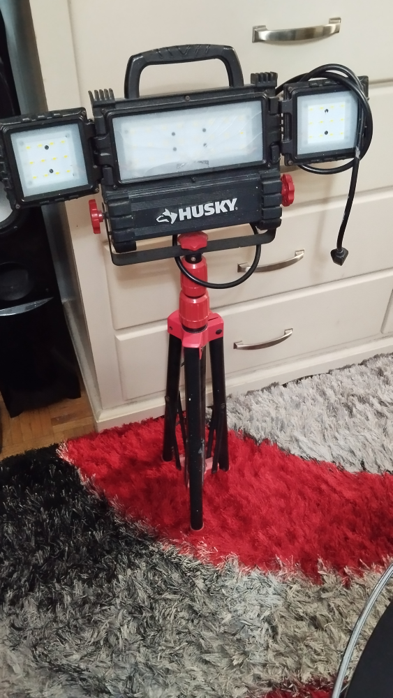 Husky Work Light with Tripod