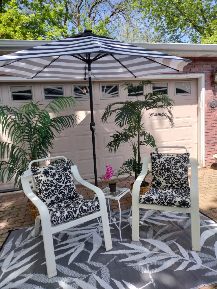 Outdoor Patio Set - Chairs,  small Table w/ glass - photo 2