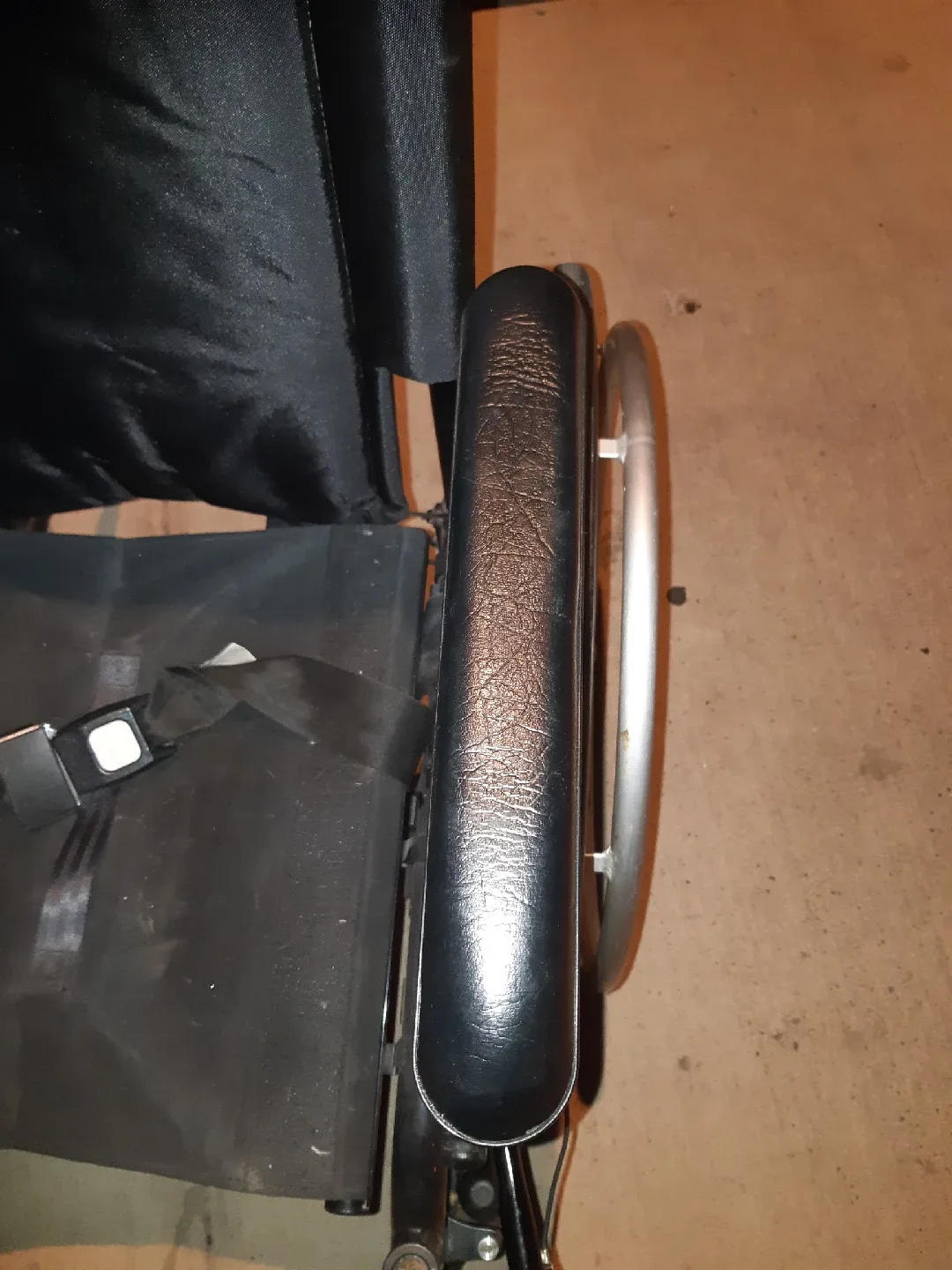 Quickie Wheelchair - Black image indicator(4)