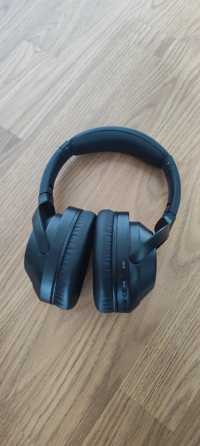 Wireless Noise Cancelling Headphones thumbnail