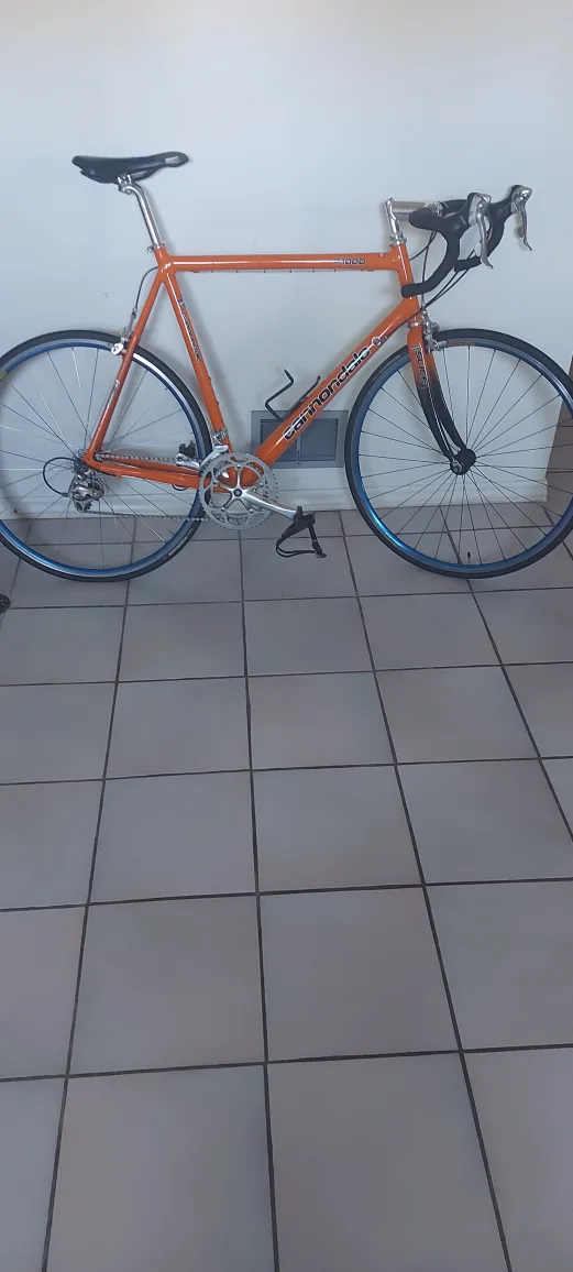 Cannondale R1000 Road Bike thumbnail