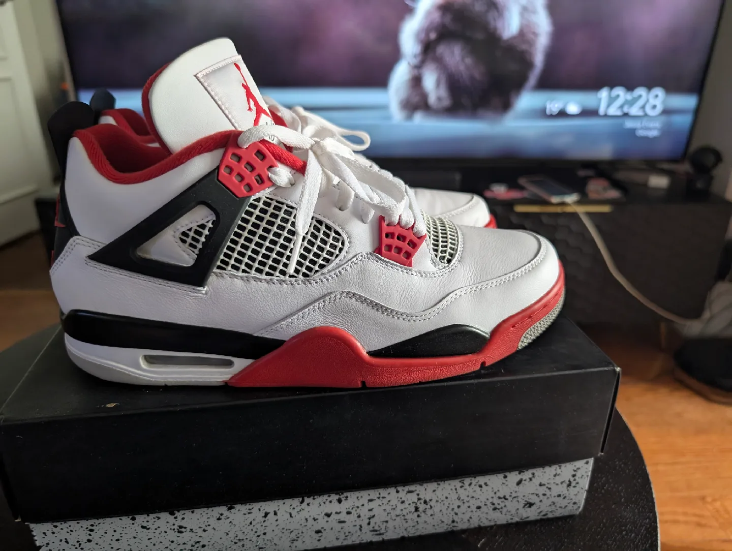 Nike Air Jordan 4 Retro White/Fire Red Size.10.5 image indicator(4)