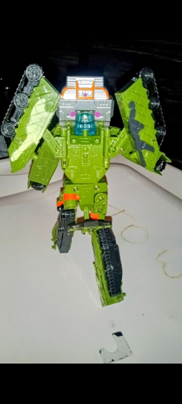 FREE!! Green Toy like Transformer