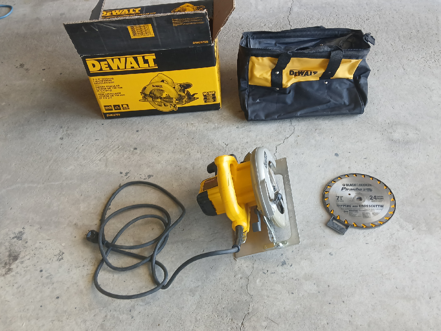 DeWalt DWE575 7-1/4" Circular Saw w/ Case