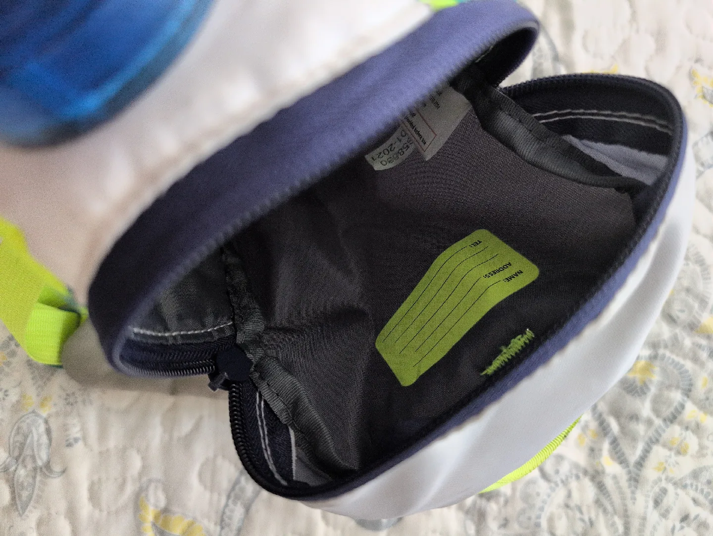 LittleLife Ambulance Backpack for Toddlers image indicator(2)