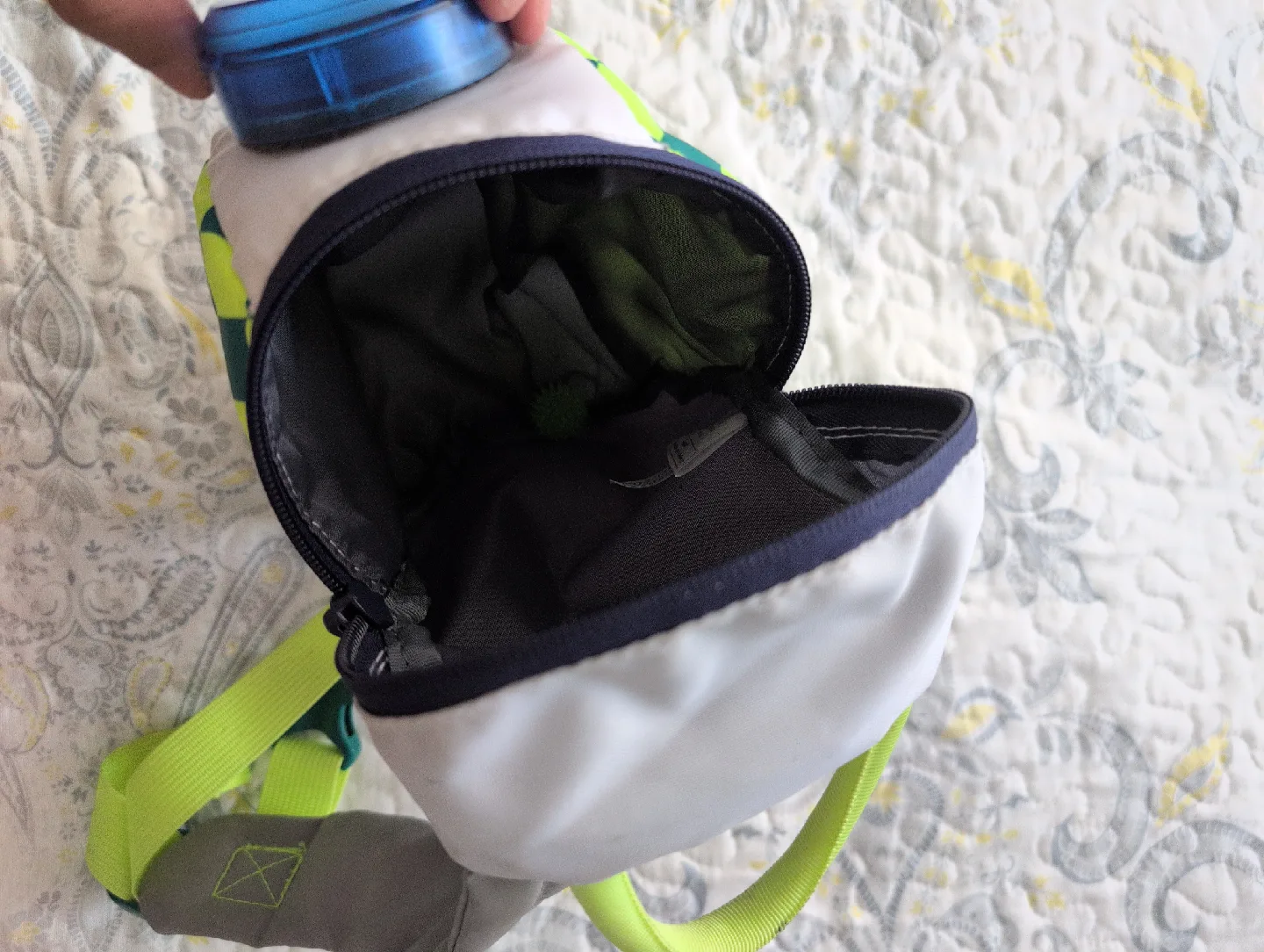 LittleLife Ambulance Backpack for Toddlers image indicator(3)