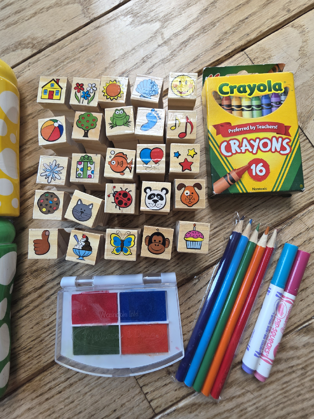Melissa & Doug Stamp Set - Crayons, Scented Dot Markers!