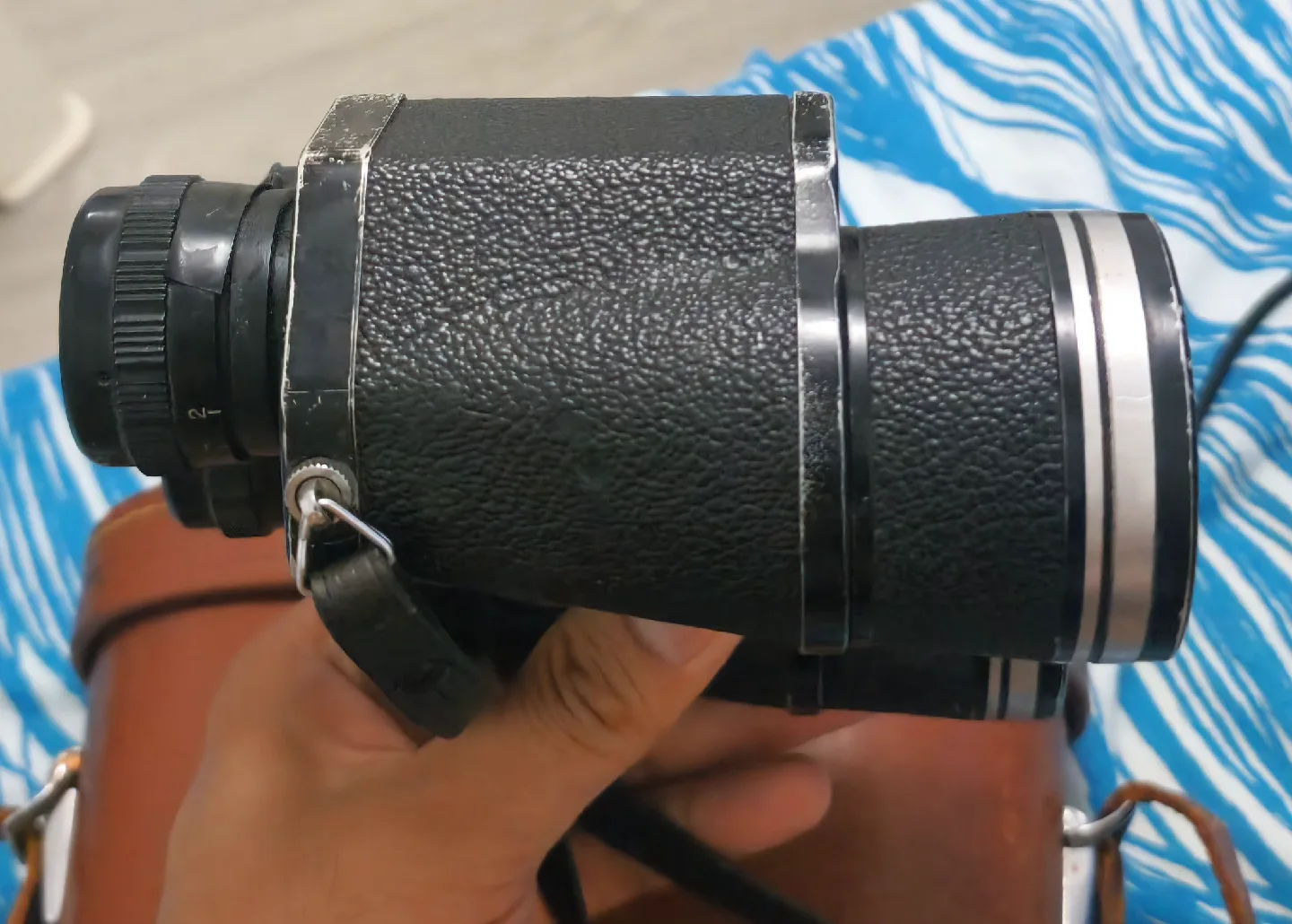 Bell & Howell 8x40 Binoculars with Case image indicator(8)