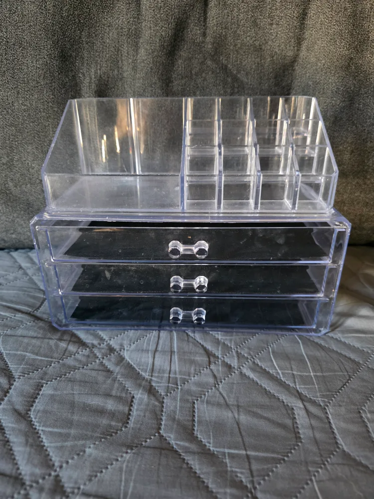 Makeup organizer thumbnail