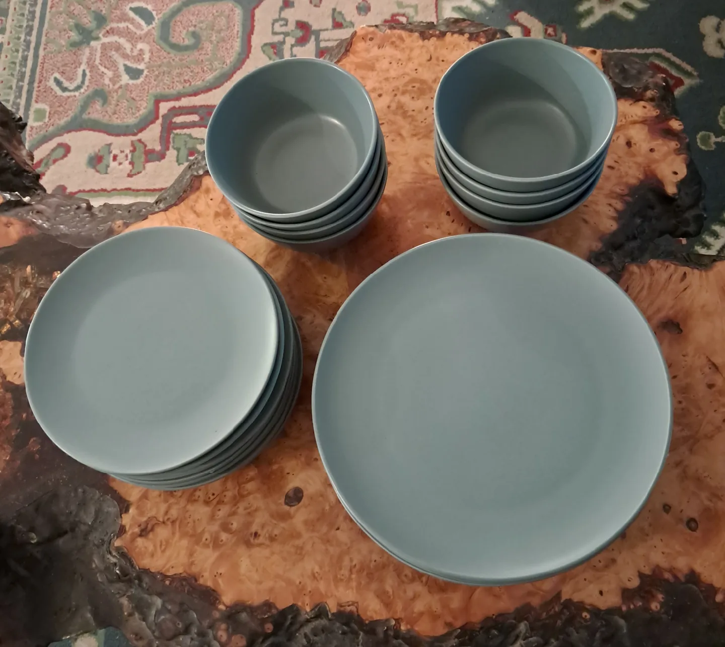 IKEA 18-Piece Dinnerware Set, Light Green image indicator(2)