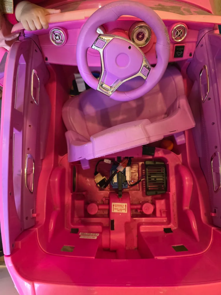 Pink Mercedes Benz Kids Ride-On Car image indicator(4)