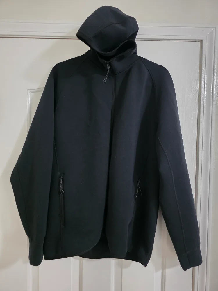 Brand New Uniqlo Men's Black zipper Jacket with hood(Size XL)
