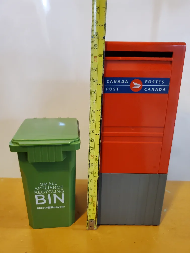 Canada Post Mailbox & Recycling Bin Coin Banks image indicator(3)