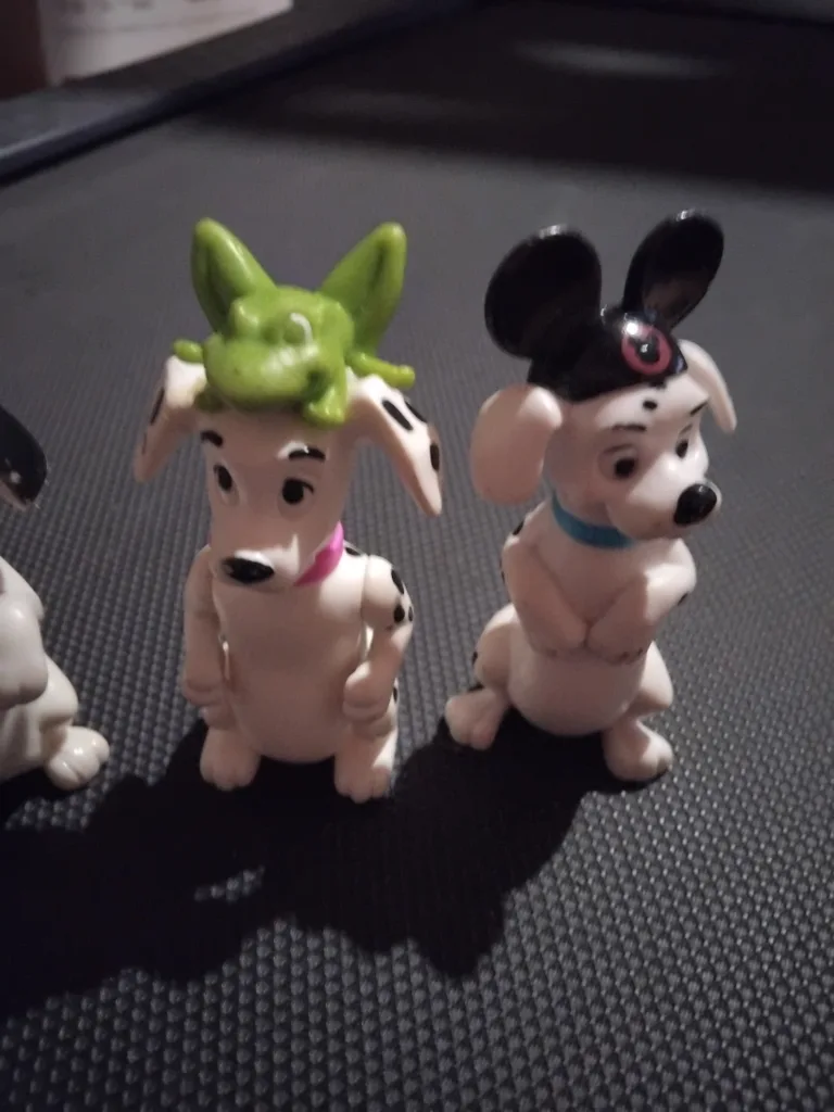Disney 101 Dalmatians Figurines image indicator(2)