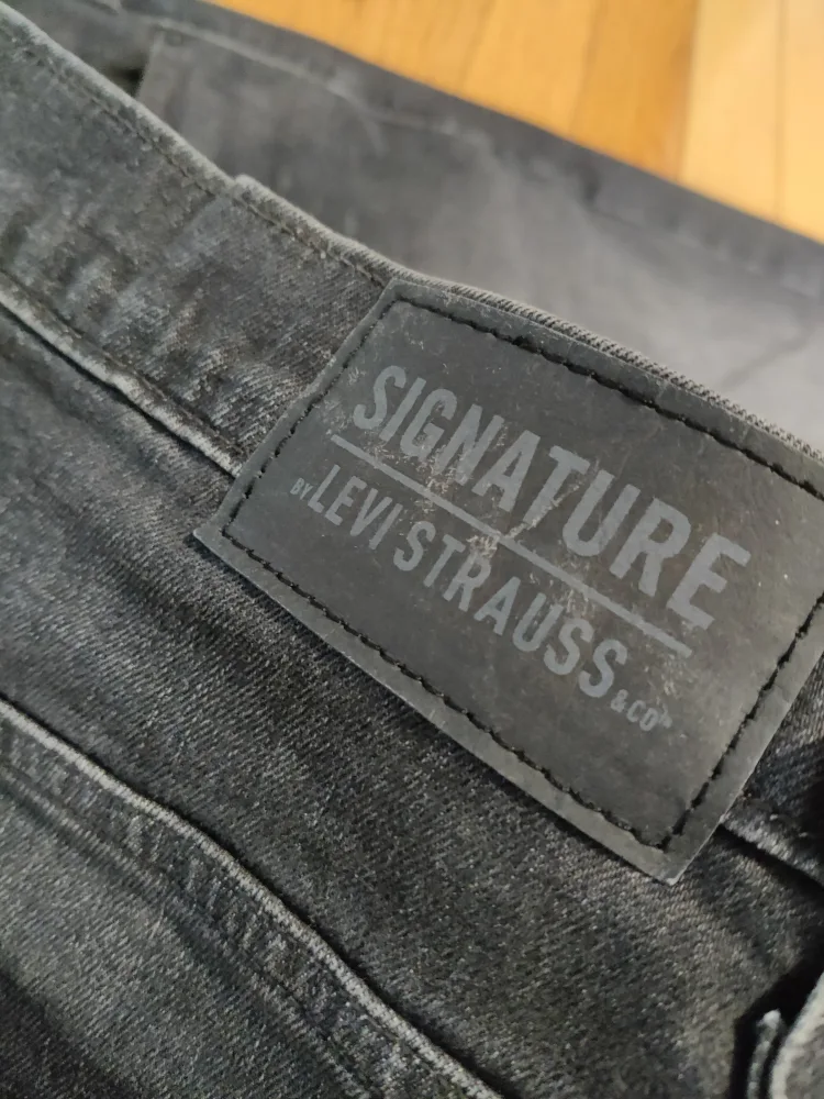 Signature by Levi Strauss & Co. Jeans W36 L32 image indicator(3)