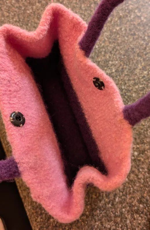 Handmade woolen handbag image indicator(4)