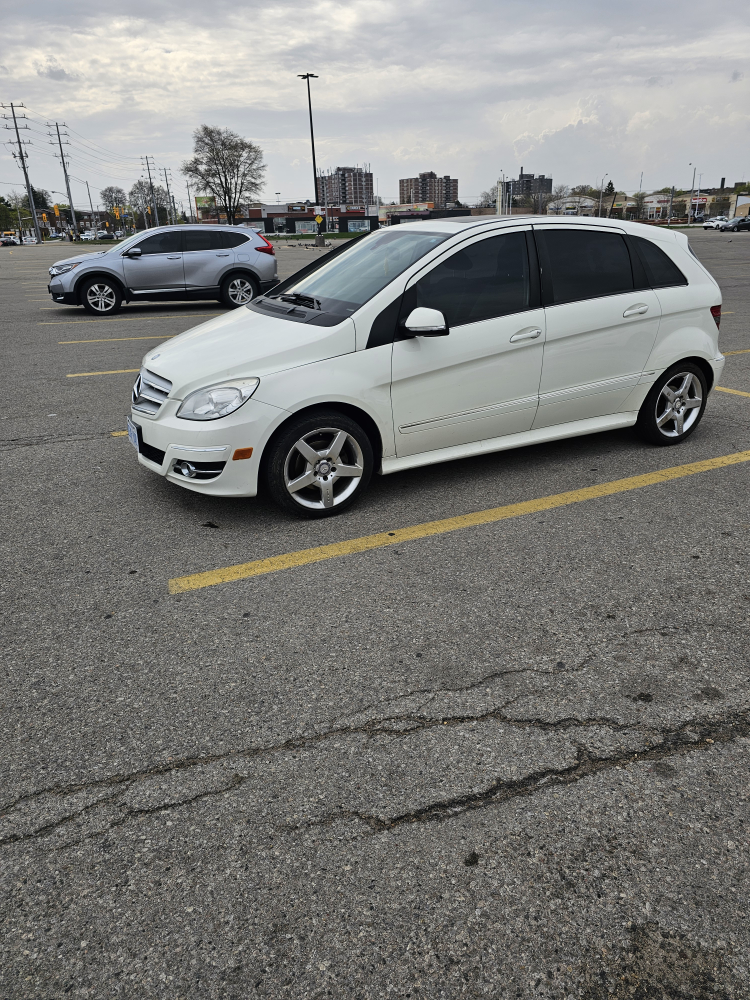 2011 B200 Mercedes - photo 2