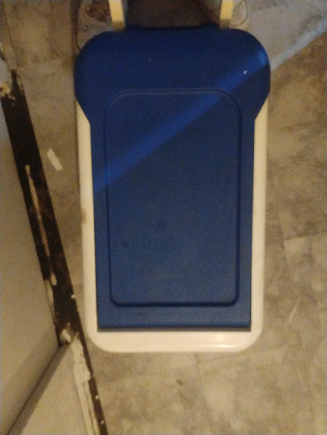 Igloo Wheeled Cooler - 38 Quarts image indicator(2)