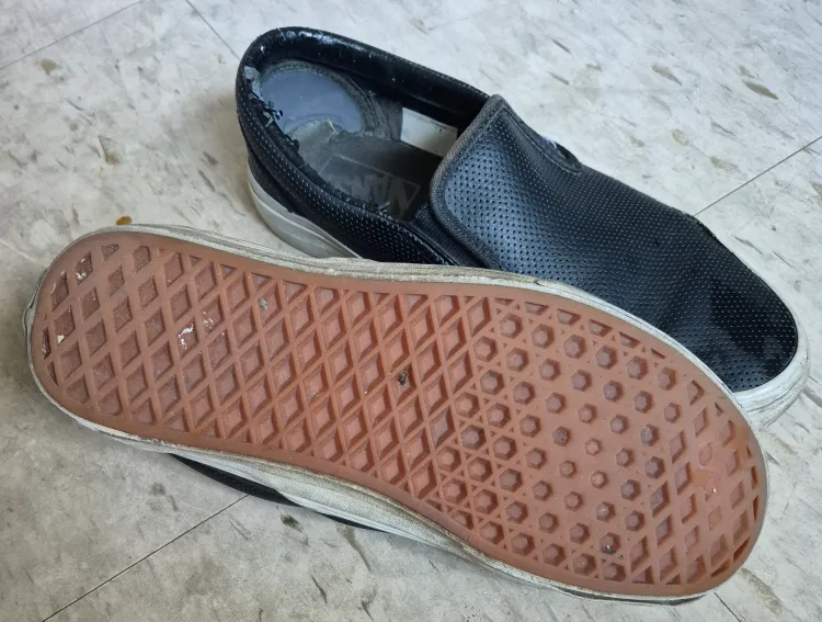 🥕 Vans Slip-On Shoes Women's Size 7.5 image indicator(2)