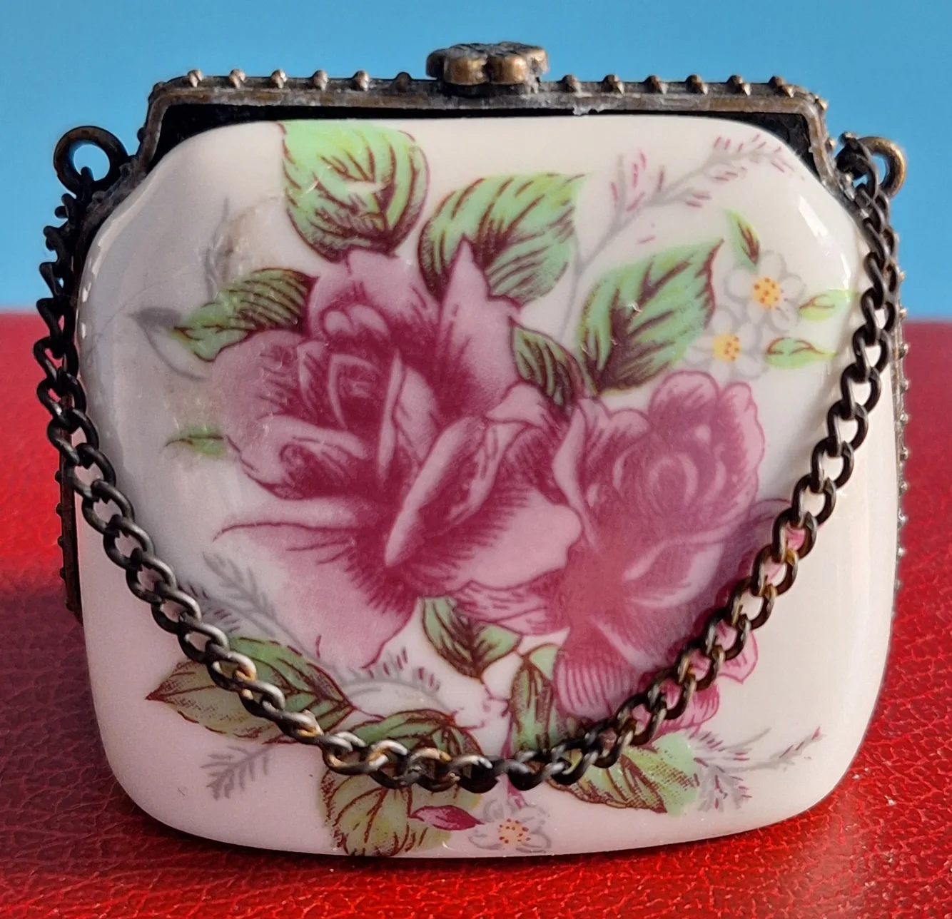 Vintage porcelain pill box thumbnail