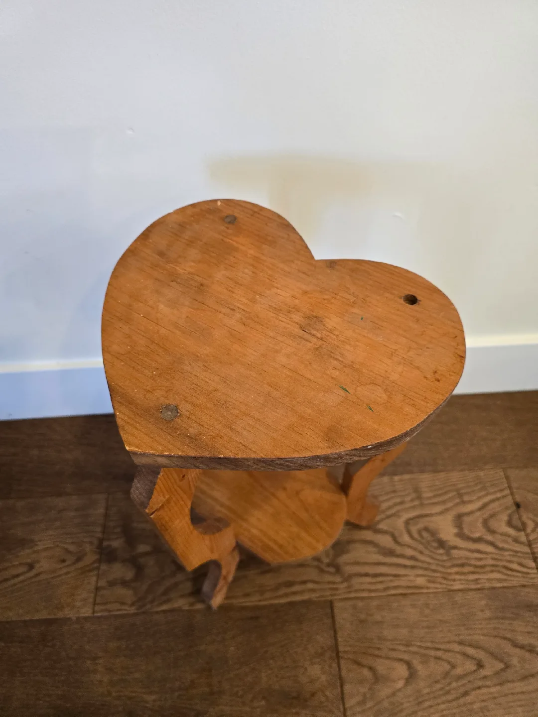 Heart Plant Stand (Wooden) image indicator(2)