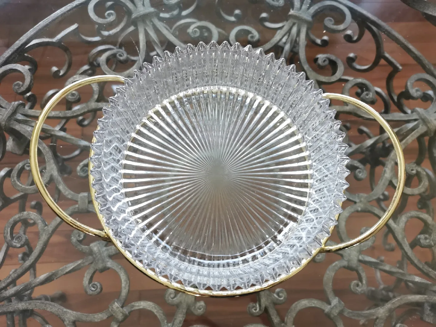 Mikasa Crystal Bowl With Gold Stand image indicator(3)