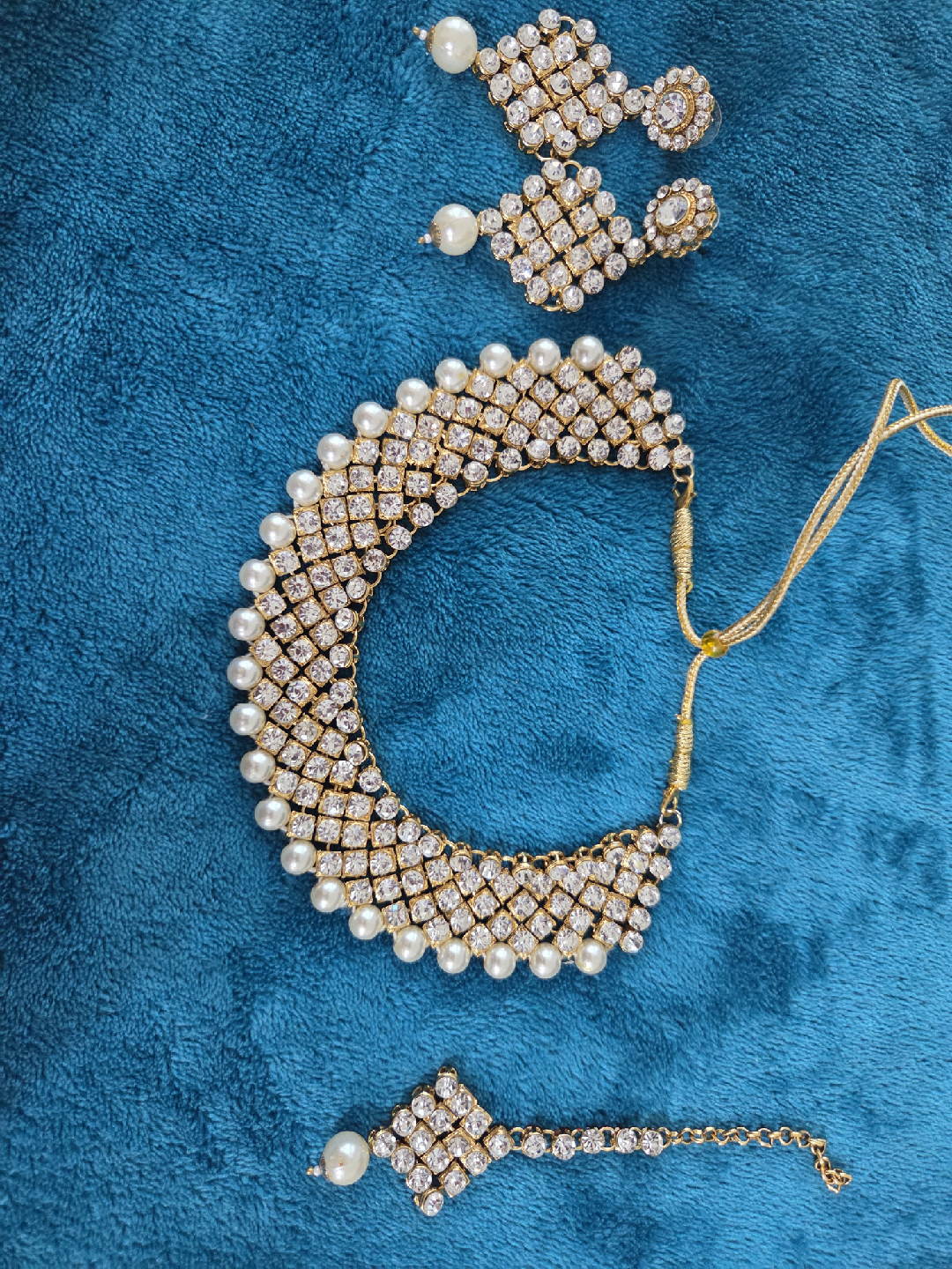 Jewellery Set (Necklace, Earrings, Tikka)