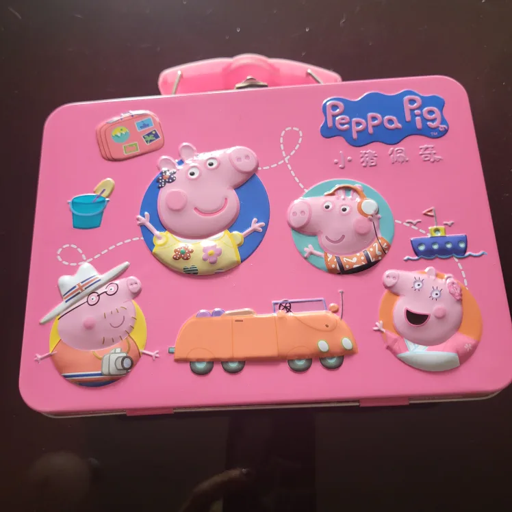 Peppa Pig Pink Metal Carry Case thumbnail