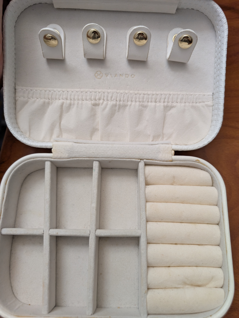Vlando Jewelry and Makeup Travel Case with Mirror - photo 2
