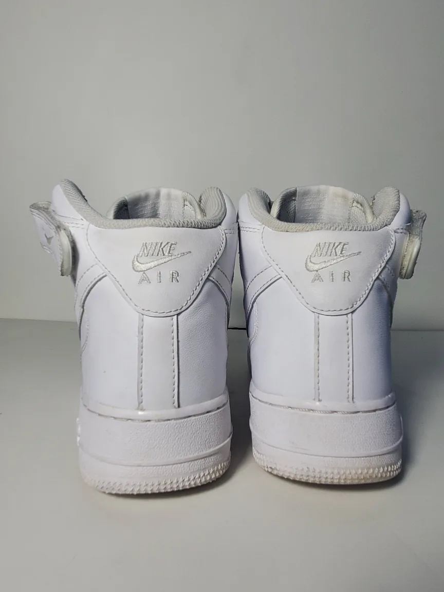 Nike White Men’s Air Force 1 Mid '07 CW2289-111 Size 8.5 image indicator(9)