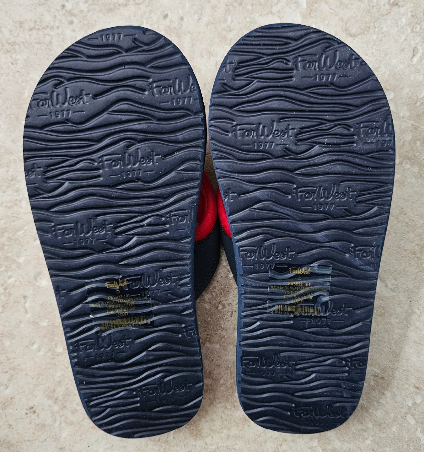New FarWest Flip Flops - Kids Size 5 image indicator(2)
