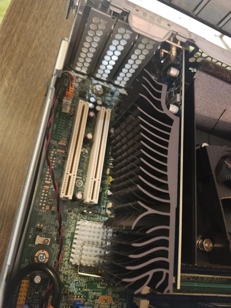 Lenovo ThinkCentre computer (pick-up Warden and Kingston) image indicator(5)