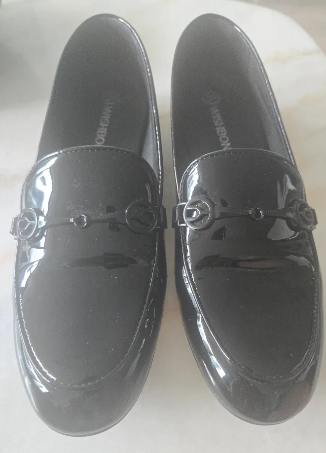 Wishbone By Browns Shoes Black Patent Loafers - Size 9M image indicator(2)