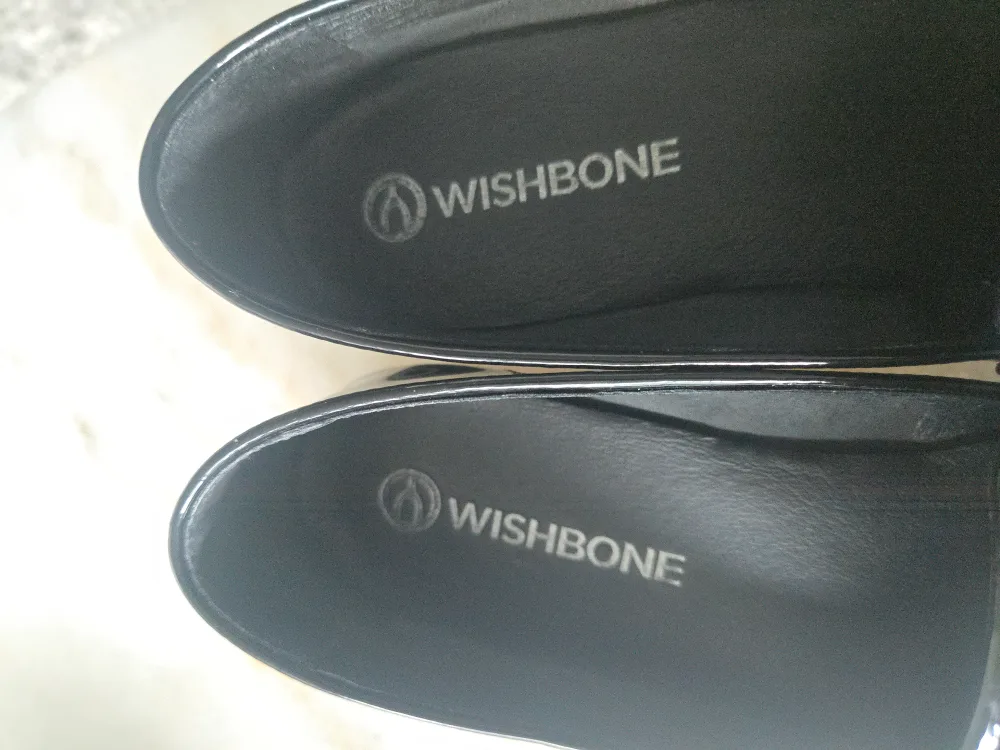 Wishbone By Browns Shoes Black Patent Loafers - Size 9M image indicator(4)