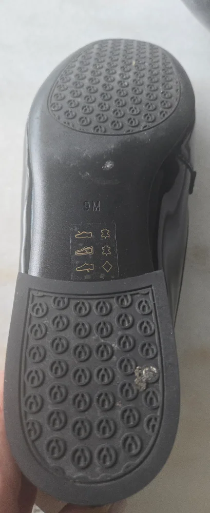 Wishbone By Browns Shoes Black Patent Loafers - Size 9M image indicator(5)