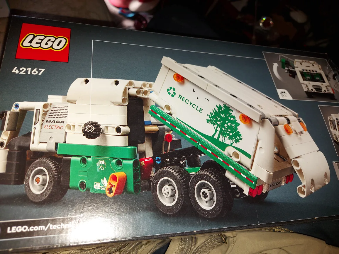 LEGO Technic Mack LR Electric Garbage Truck 42167 image indicator(2)
