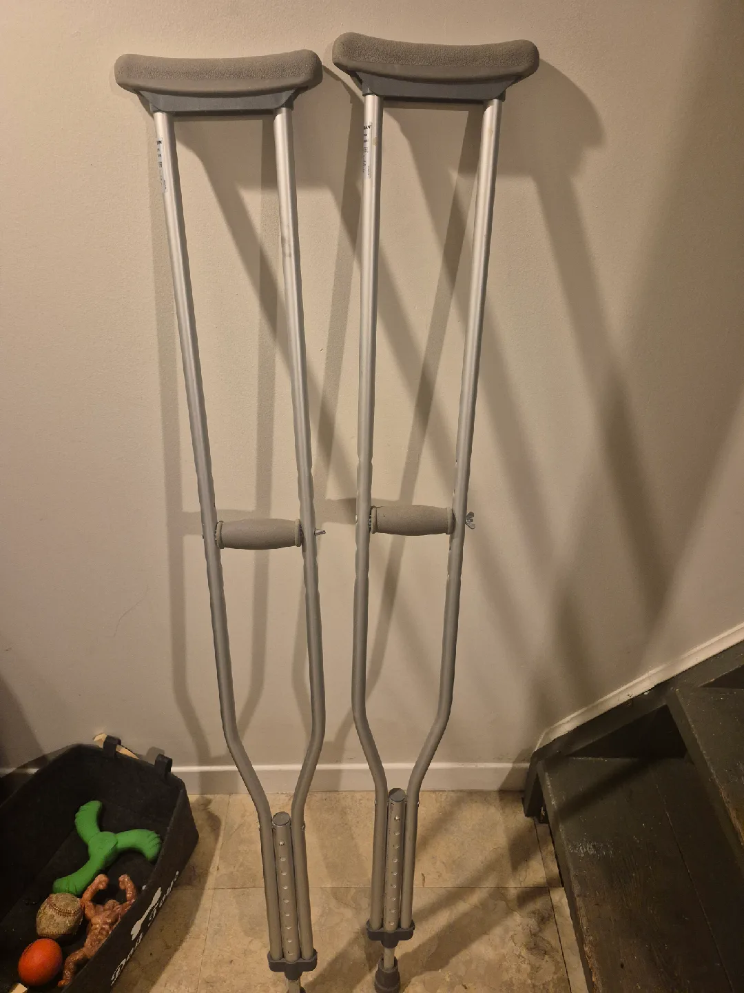 Guardian Crutches - MDSV80534 thumbnail