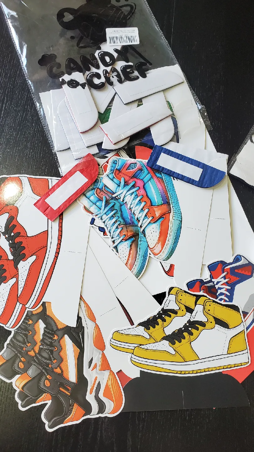 Sneaker Happy Birthday Banner & Centerpieces image indicator(10)